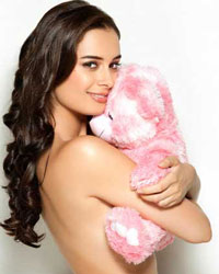 Evelyn Sharma